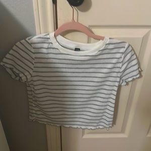Stripped form fitted cropped tee